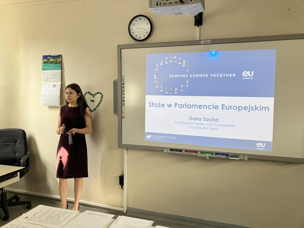 Na zdjęciu Daria Socha podczas warsztatów europejskich dla uczniów klas pierwszych